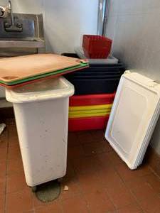 Lot of Tubs & Containers