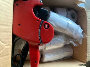 Speed Mark Label Gun & Case of Labels