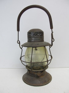 lot 109 image: Antique NORTHERN PACIFIC Railroad Lantern