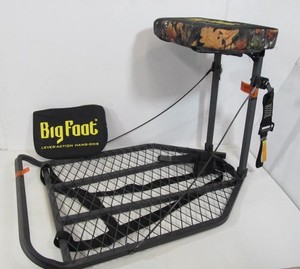 lot 202 image: BIGFOOT Hang-On Deer Stand