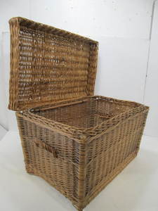 lot 227 image: Vintage Wicker Blanket Chest