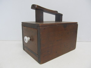 lot 18 image: Antique Wooden Shoeshine Box