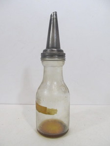lot 55 image: Old Vintage Glass Motor Oil Bottle wSpout