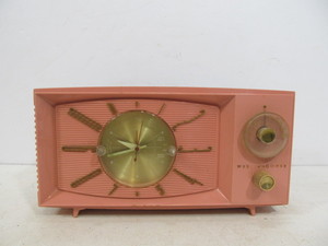 lot 76 image: Working Vintage Mid Century WESTINGHOUSE Pink Clock Radio