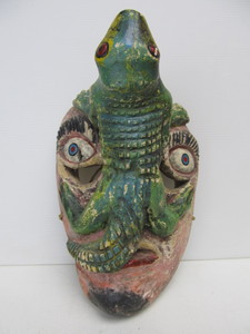 lot 48 image: Vintage Carved Painted Wood Lizard Folk Art Mask