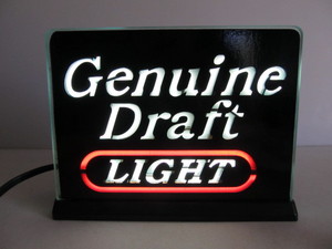 lot 177 image: Small Working MGD Lighted Glass Beer Sign by Electriglas 