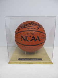 lot 184 image: MN GOPHERS Mens 1997 Final Four Team Signed Basketball wCase