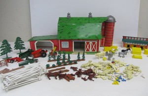 lot 94 image: Vintage MARX Tin Toy Happy Time Farm Playset wMany Accessories and Extras