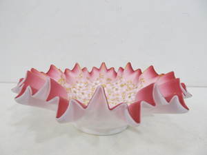 lot 120 image: Beautiful Antique Victorian Hand Painted Glass Brides Basket