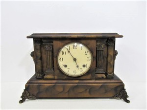 lot 122 image: Nice Antique WATERBURY Mantel Clock wPendulum & Key