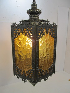 lot 279 image: Large Vintage Gothic Style Hanging Pendant Lamp