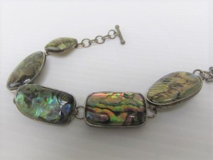 lot 256 image: Sterling Silver AbalonePaua Shell Link Bacelet