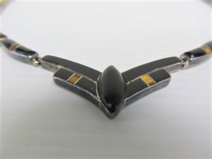 lot 260 image: Oscar Figueroa Escorcia Signed .950 Sterling Silver wInset Black Onyx & Tiger Eye Stone Necklace