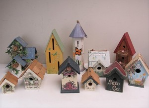 lot 36 image: Large Lot of Wooden Bird Houses