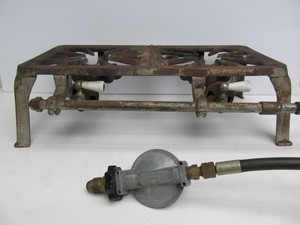 lot 39 image: Old Vintage Cast Iron No. 206 Double Burner Camp Stove