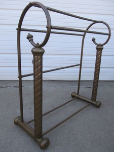 lot 195 image: Vintage Ornate Brass QuiltTowel Rack