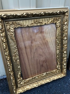 lot 145 image: Ornate Vintage Gilt Wood Art Frame