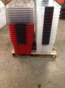 lot 30 image: PALLET WITH ASSORTED HUSKY PLASTIC BINS AND COVERS WITH OTHERS DIFFERENT SIZES ALSO