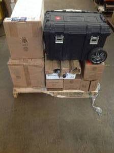 lot 36 image: MIXED PALLET WITH OUTDOOR AND INDOOR SUPPLIES SEE PICS
