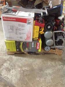lot 39 image: MIXED PALLET OF ASSORTED RYOBI, ECHO, HUSKY, DEWALT OUTDOOR TOOLS ( SEE PICS)