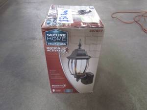lot 851 image: Secure Home 14.375-in H Black Medium Base (E-26) Outdoor Wall Light SH-4192-BK-A
