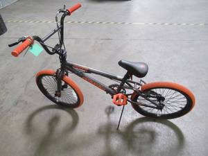 lot 759 image: Mongoose 20 Outerlimit BMX Bike, BlackOrange