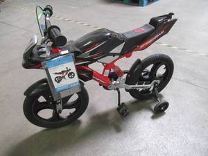 lot 761 image: Hyper 16 Mag Wheels Motobike, Kids Bike, BlackRed, HYP-T16-1000 - Back of Seat is Broken.