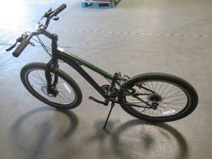 lot 762 image: Schwinn 26 Sidewinder Womens Mountain Bike, BlackGreen, S2793WMDS - For PartsRestore