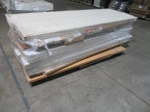 lot 426 image: WHOLESALE MIXED PALLET OF MISCELLANEOUS DOOR SLABS, BI-FOLDCLOSET DOORS, AND MORE