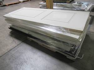 lot 428 image: WHOLESALE MIXED PALLET OF MISCELLANEOUS DOOR SLABS