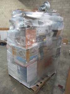 lot 230 image: WHOLESALE MIXED PALLET OF MISCELLANEOUS LIGHTING