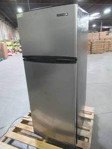 lot 109 image: Thompson 7.5 cu. ft. Top-Freezer Refrigerator, TFR-725 - Scratch and Dent and Missing Shelves