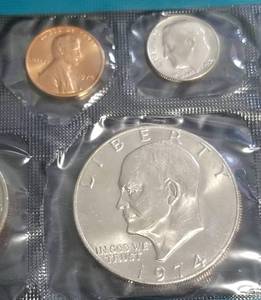 1974 US MINT SET WITH IKES 13 COINS