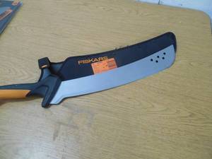 lot 46 image: Fiskars Machete (24 in.)