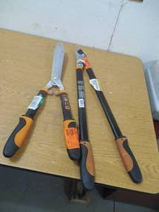 lot 109 image: (2) Lawn Care tools, Shears, Lopper