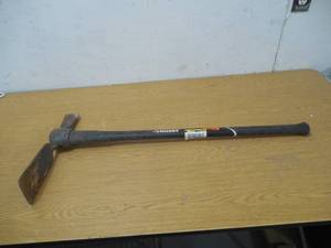 lot 124 image: Husky 5 lb. Pick Mattock with 36 in. Fiberglass Handle