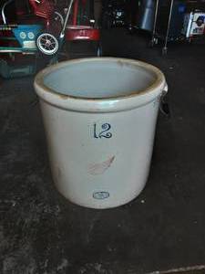 lot 24 image: Red Wing 12 Gallon Crock