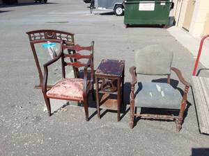 lot 26 image: 2-Arm Chairs, Mirror & End Table