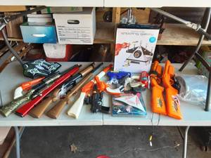 lot 41 image: Lot Of Assorted Toy Guns