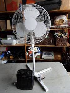 lot 74 image: Fan & Heater