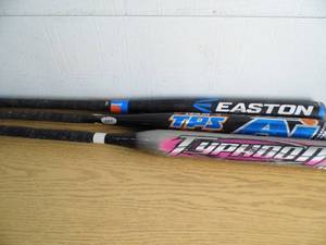 lot 15 image: Lot of 3 Baseball  Softball Bats