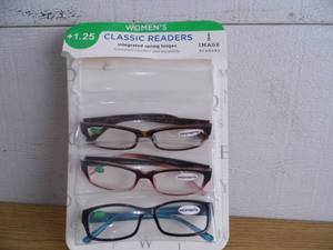 lot 75 image: New Classic Readers