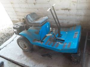 lot 8 image: Zeeter Dixon 311 With Powerbuilt 11 Hp.