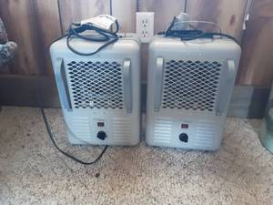 lot 18 image: 2-Titan Space Heaters