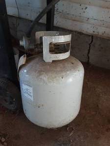 lot 23 image: 20-Lb. Propane Tank