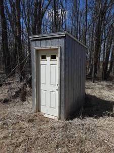 lot 28 image: Outhouse Approx. 4 x 6 x 8