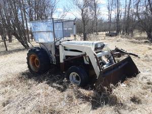 lot 1 image: Menards Agri Power 4000 TractorLoader 634 Hours. 3 Point Hitch