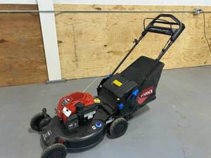lot 22 image: Toro Smart Stow 22 in. 163 cc Self-Propelled Lawn Mower
