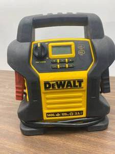 Dewalt 1400 Peak Amp Jump Starter with Digital Compressor