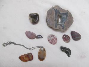 lot 27 image: Polished Rocks
